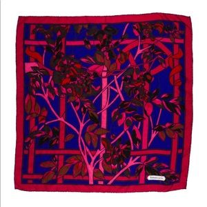 🧣Tiffany & Co. Printed Woven scarf.